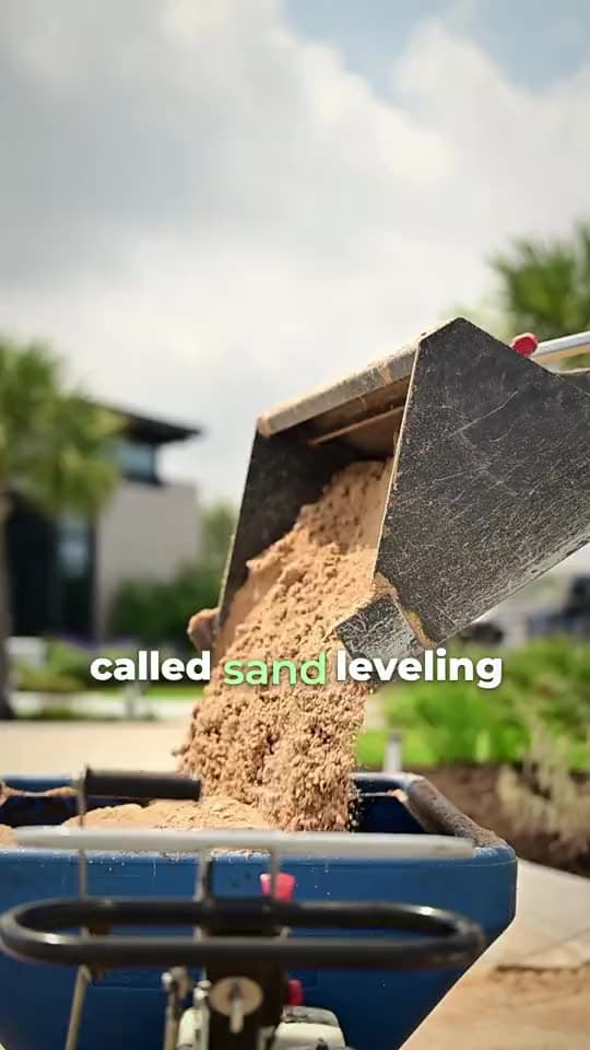 Landscaping reel: backyard putting green build